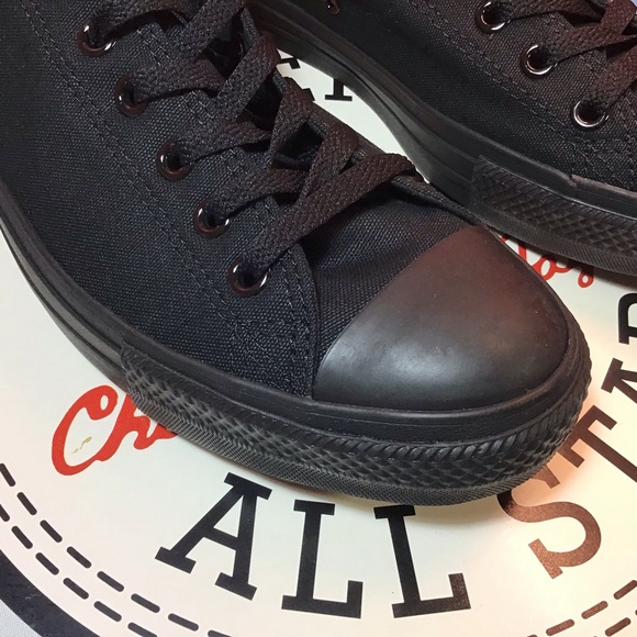 Converse Men's Chuck Taylor Low Top in Black Monochrome - Picture 5 of 6